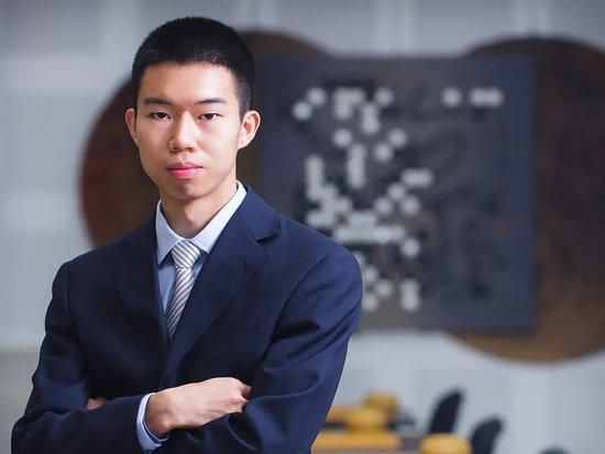 后台女护士